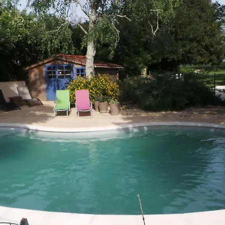 Nocleg ze śniadaniem Le Mirelouri Les Nouillers